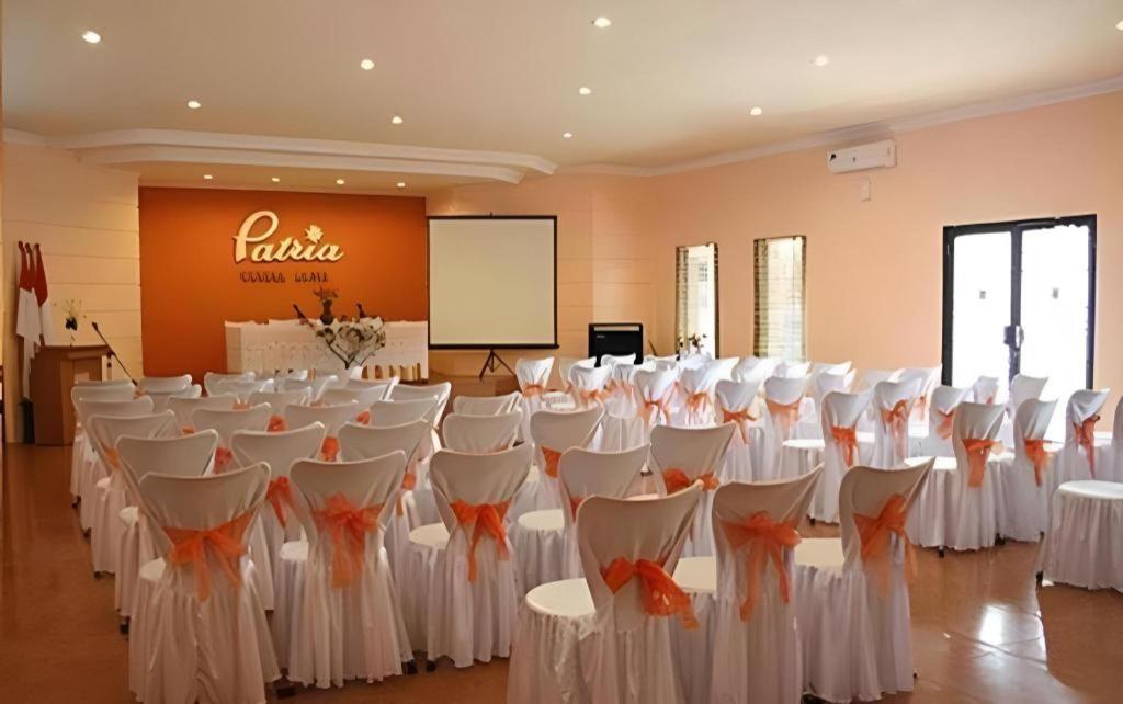 Patria Garden Hotel Blitar Екстериор снимка