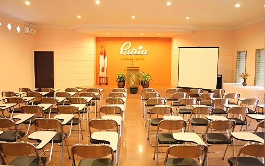 Patria Garden Hotel Blitar Екстериор снимка
