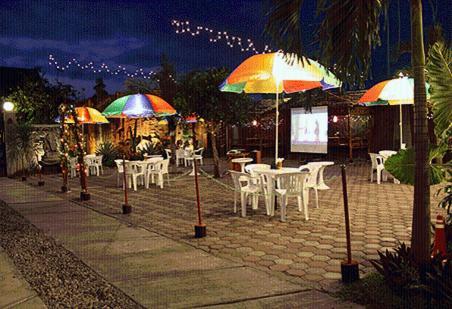 Patria Garden Hotel Blitar Екстериор снимка